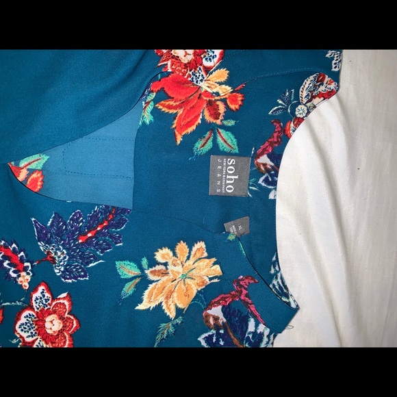 NY&Co Soho blouse - Picture 2 of 3